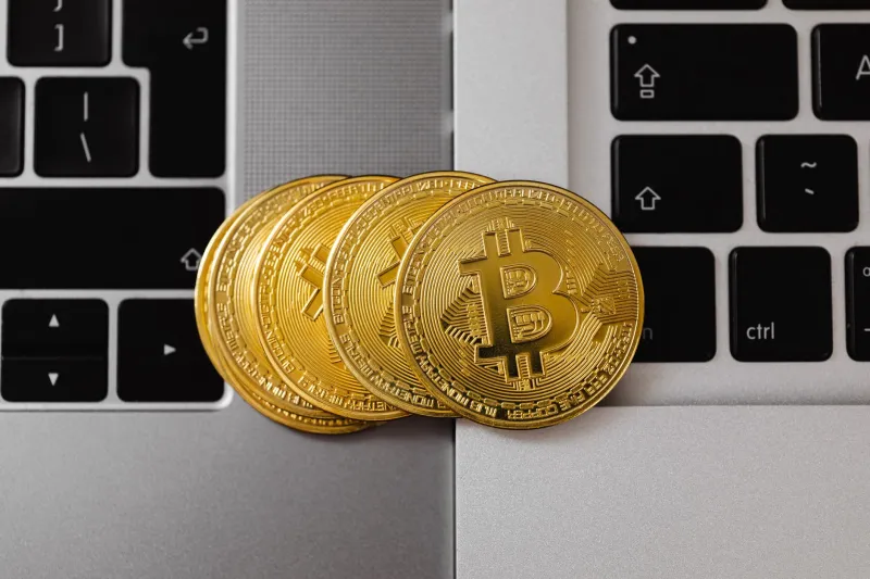 Two Wallets, One Rule: The Separation Strategy Every Aussie Crypto Gambler Needs